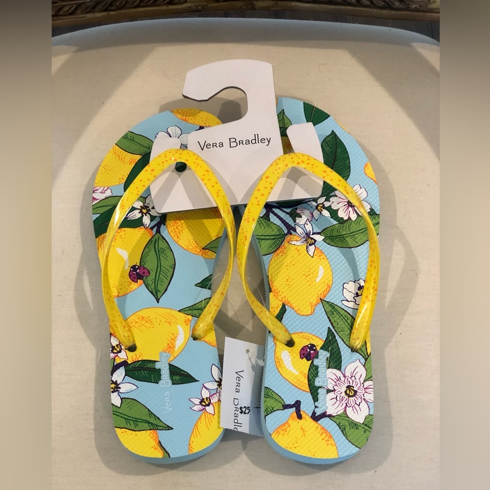 ✨NWT✨ Vera Bradley Lemon Grove Flip Flops Size 9-10
